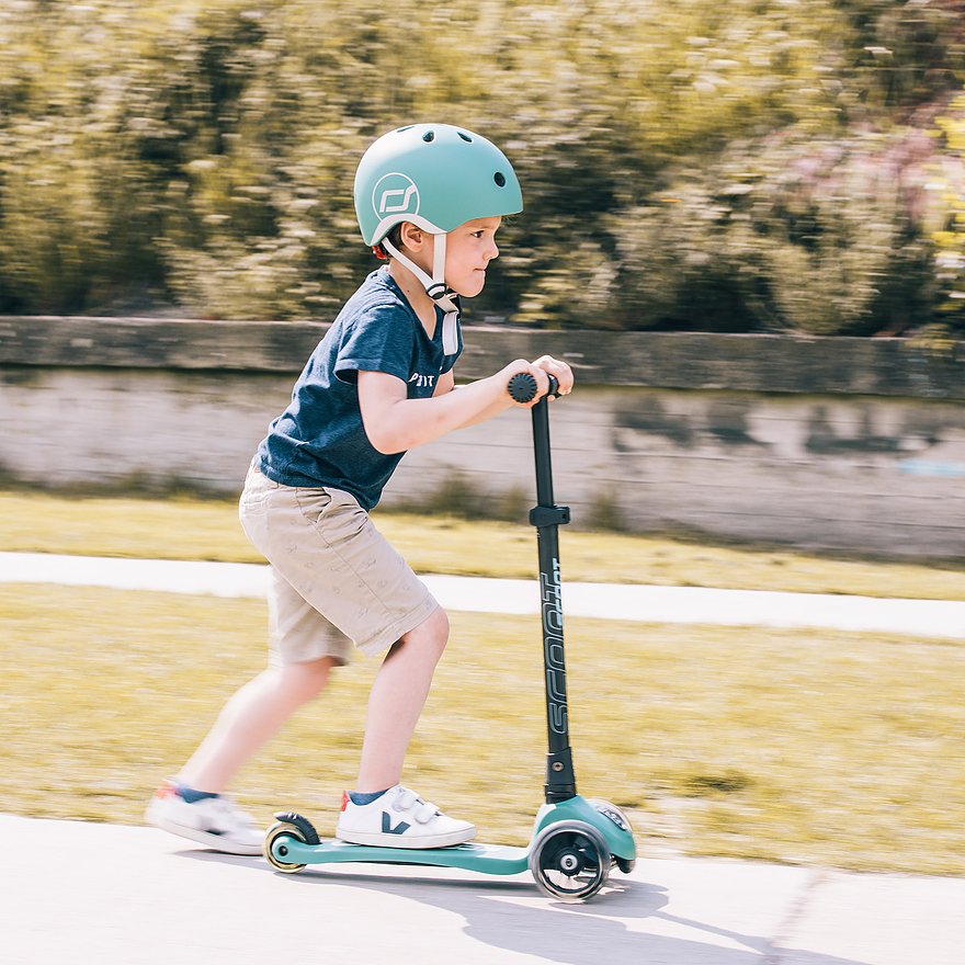 forest_scootandride_kids_helmet